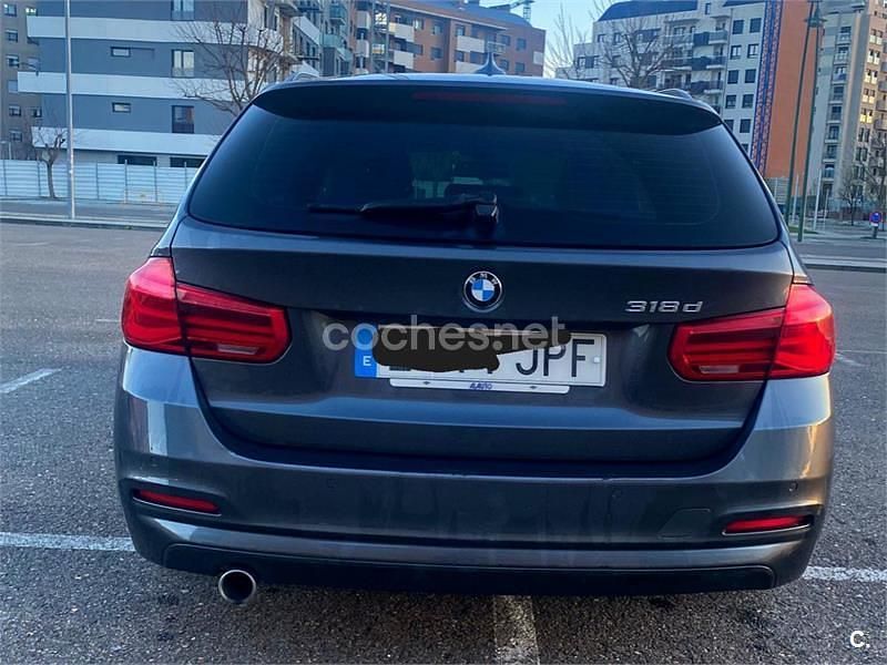 Usado BMW 318 143 CV (105 kW) 2016 Gris / plata Familiar