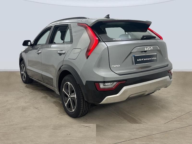 Usado Kia Niro 129 CV (94 kW) 2024 Gris SUV
