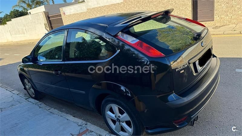 Używany Ford Focus Sport 115 KM (84 kW) 2006 Czarny Sedan/Limuzyna