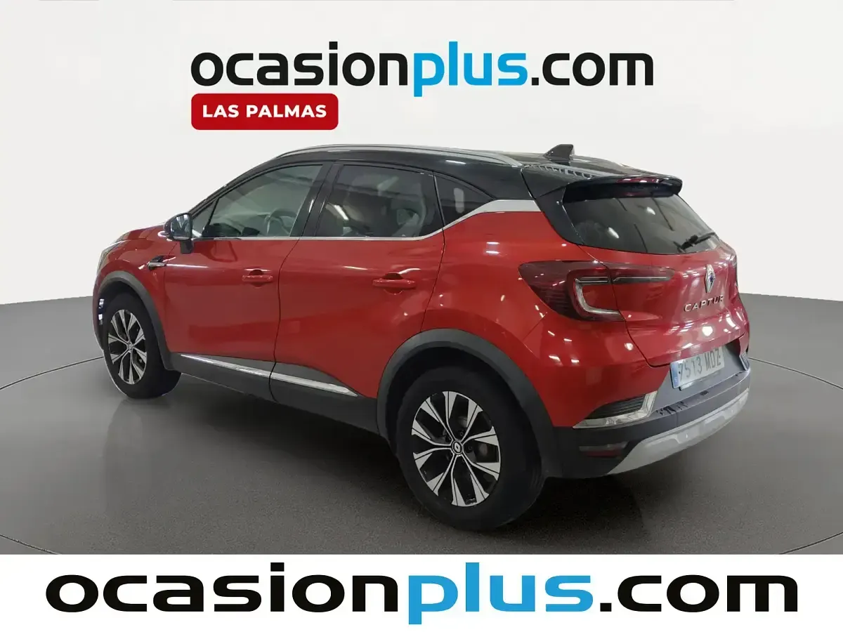 Usado Renault Captur Techno 90 CV (66 kW) 2023 Rojo SUV
