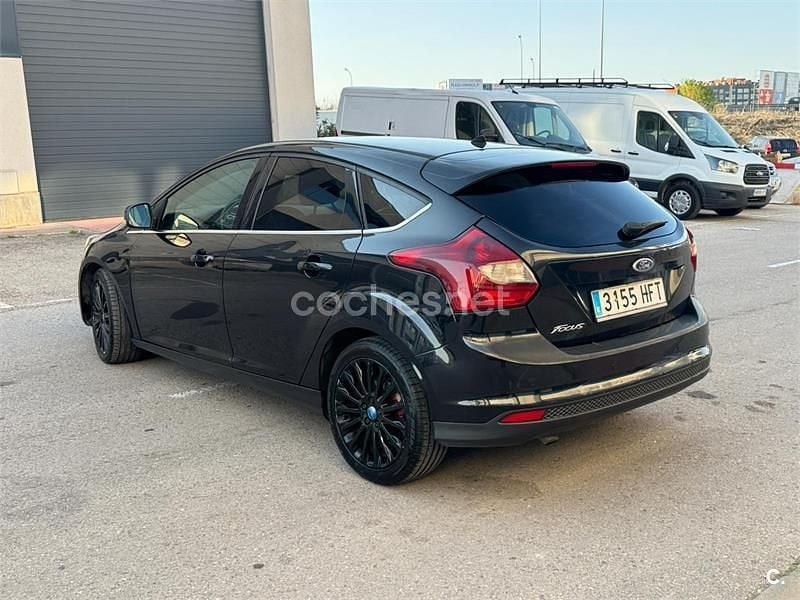 Usado Ford Focus Titanium 115 CV (84 kW) 2011 Negro Familiar