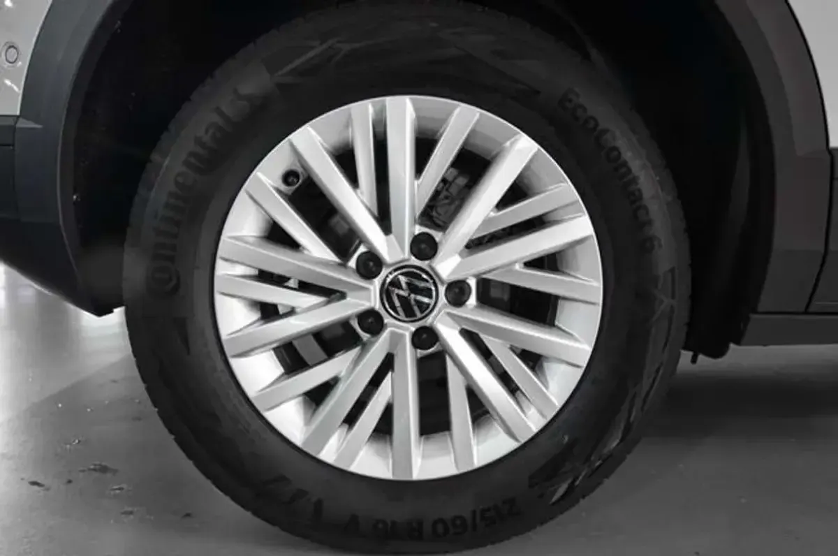 Usado VW T-Roc 110 CV (80 kW) 2022 Gris SUV