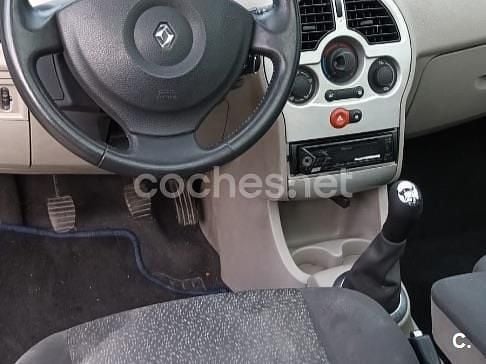 Usado Renault Modus Authentique 80 CV (58 kW) 2005 Negro Monovolumen