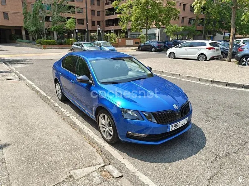 Usado Skoda Octavia Ambition 150 CV (110 kW) 2020 Azul Berlina