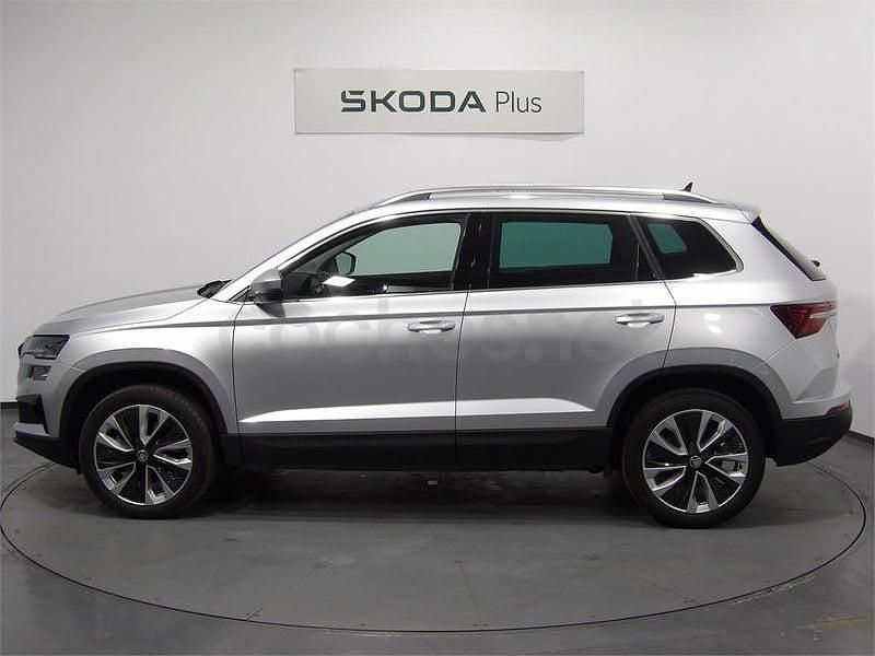 Usado Skoda Karoq 150 CV (110 kW) 2024 Gris plata SUV