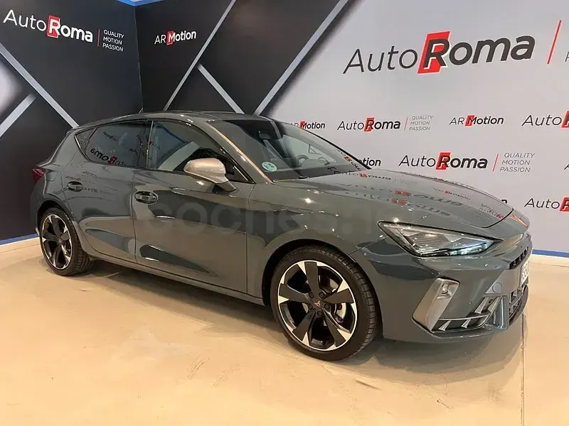 Usado Cupra Leon 150 CV (110 kW) 2025 Gris / plata Berlina