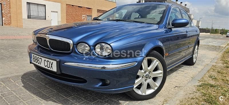 Begagnad Jaguar X-type Executive 231 HK (169 kW) 2003 Blå Sedan