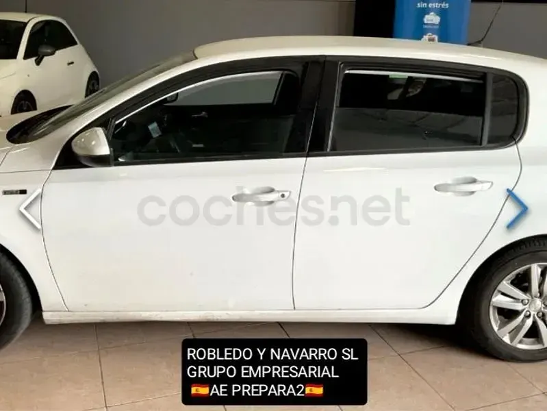 Usado Peugeot 308 Access 110 CV (80 kW) 2017 Blanco Berlina