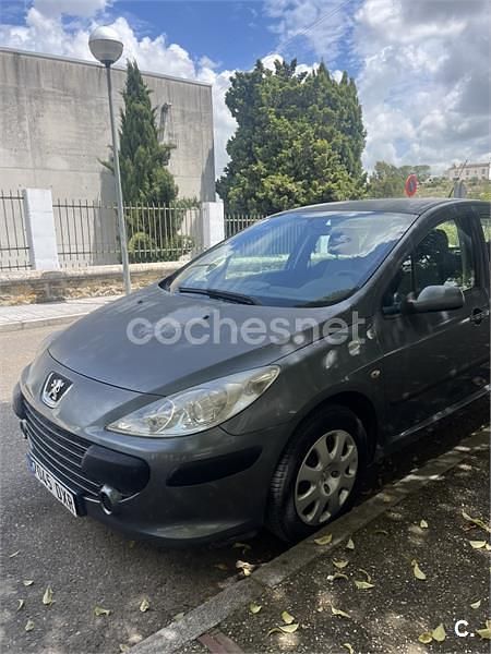 Usado Peugeot 307 90 CV (66 kW) 2006 Azul Berlina