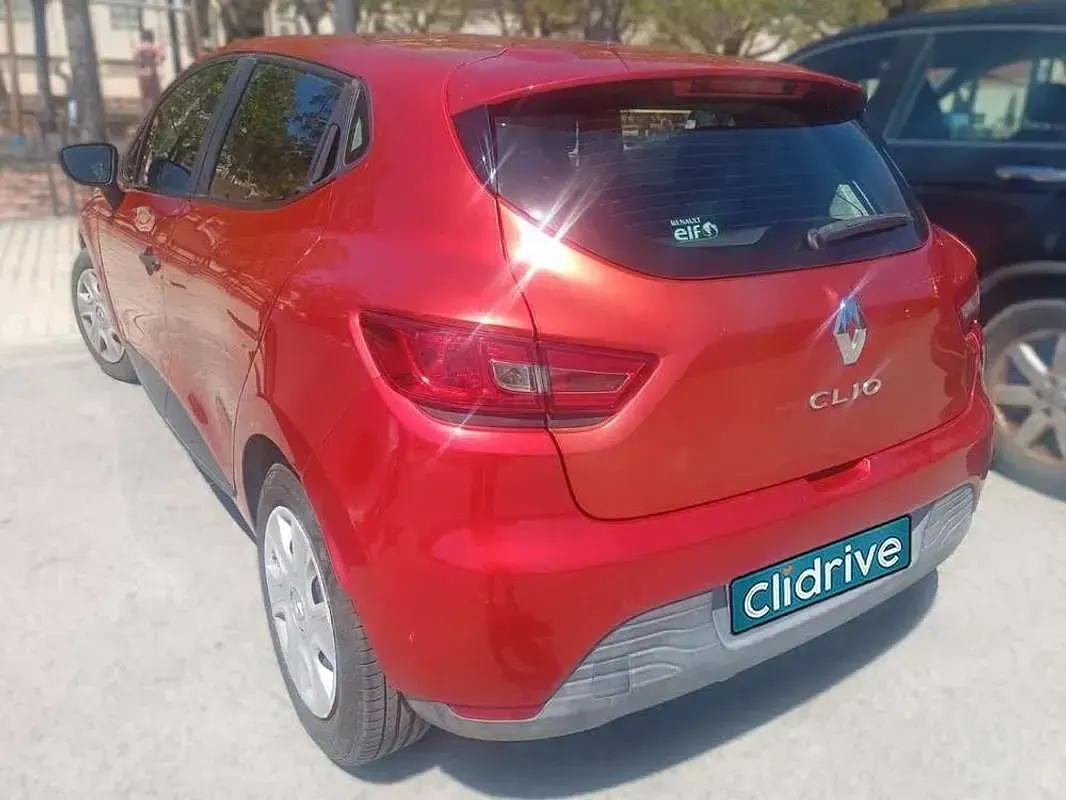 Usado Renault Clio IV Business 75 CV (55 kW) 2014 Rojo Berlina