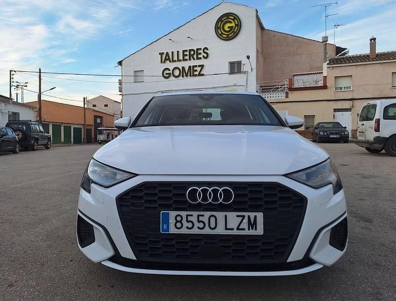 Usado Audi A3 Sportback e-tron 110 CV (80 kW) 2022 Blanco Utilitario