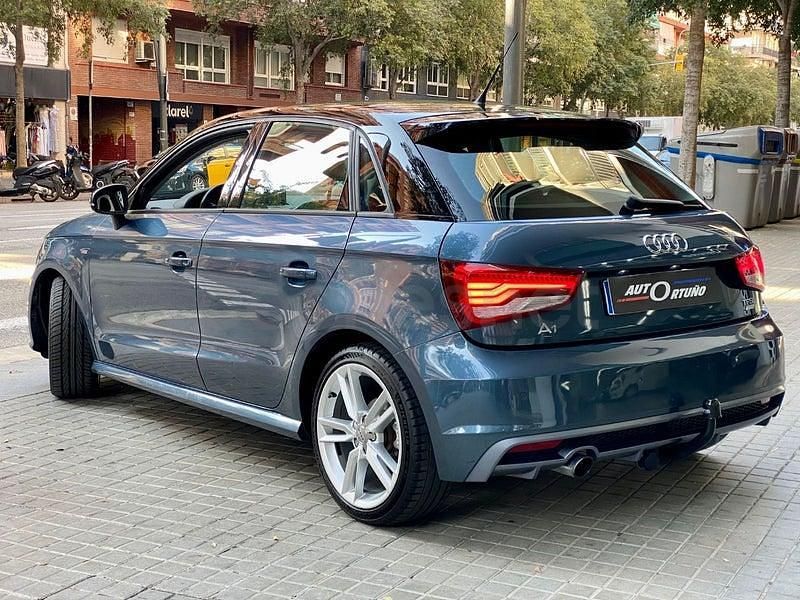 Usado Audi A1 Sportback 95 CV (69 kW) 2017 Azul Utilitario
