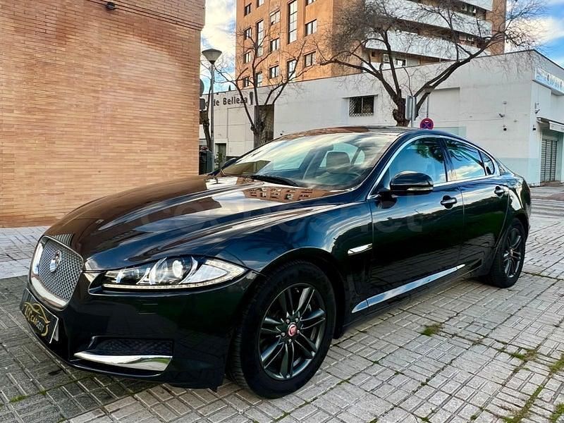 Usado Jaguar XF Luxury 200 CV (147 kW) 2015 Negro Berlina