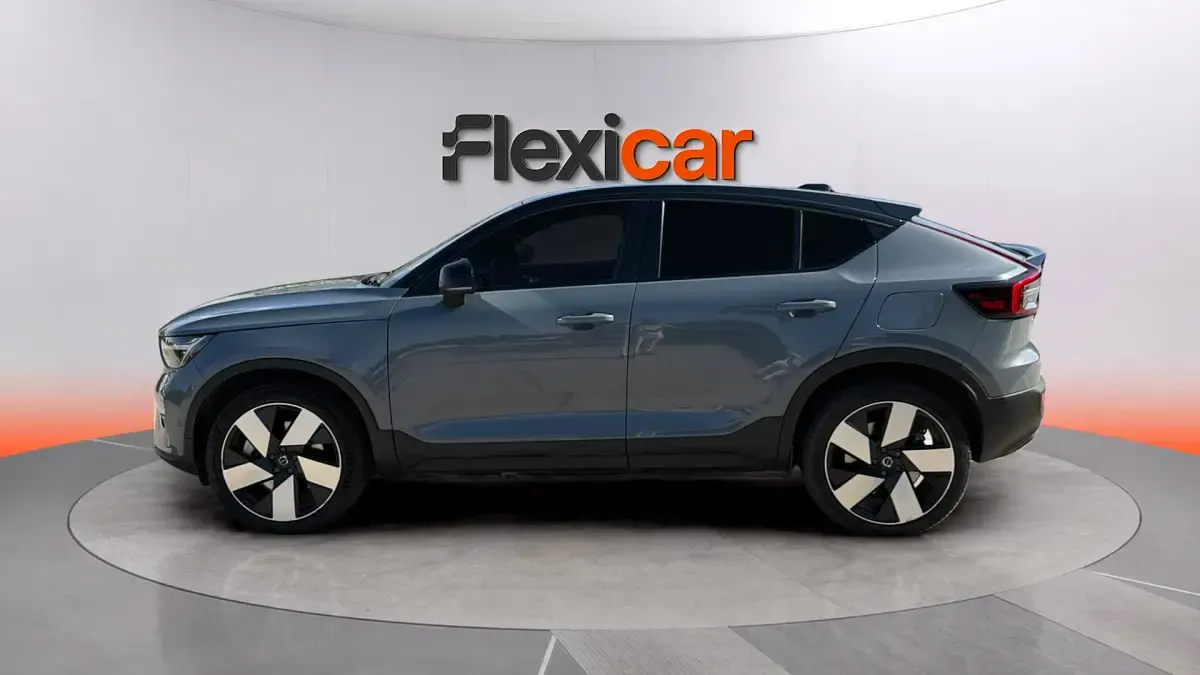 Usado Volvo C40 300 kW (408 CV) 2022 Gris SUV