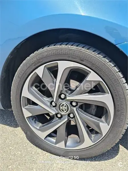 Usado Toyota Auris Advance 112 CV (82 kW) 2016 Azul Familiar