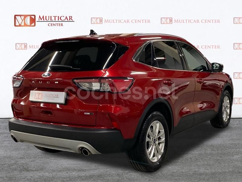 Usado Ford Kuga Titanium 150 CV (110 kW) 2021 Rojo SUV