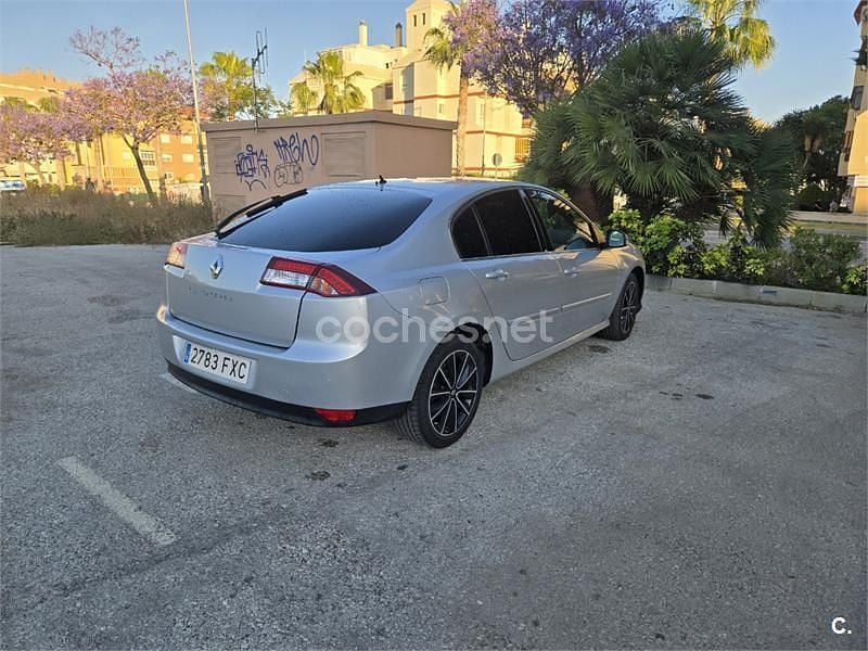 Usado Renault Laguna III Dynamique 150 CV (110 kW) 2007 Gris / plata Berlina
