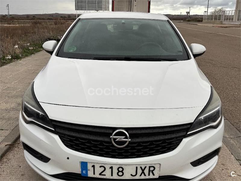 Usado Opel Astra Business 110 CV (80 kW) 2017 Blanco Berlina