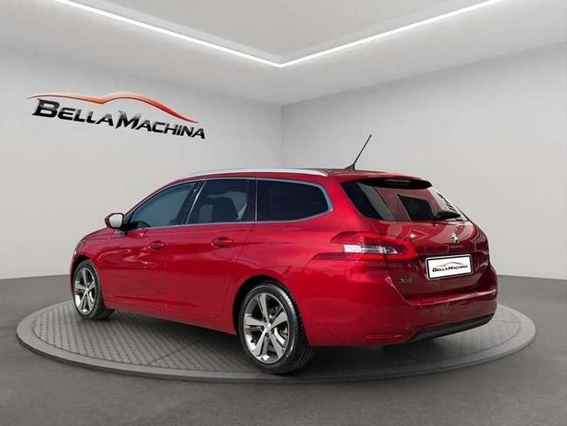 Usado Peugeot 308 SW Allure 131 CV (96 kW) 2020 Rojo Familiar