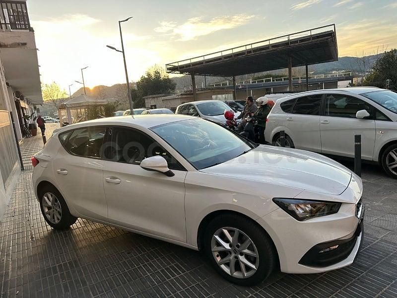 Usado Seat Leon Style 115 CV (84 kW) 2021 Blanco Berlina