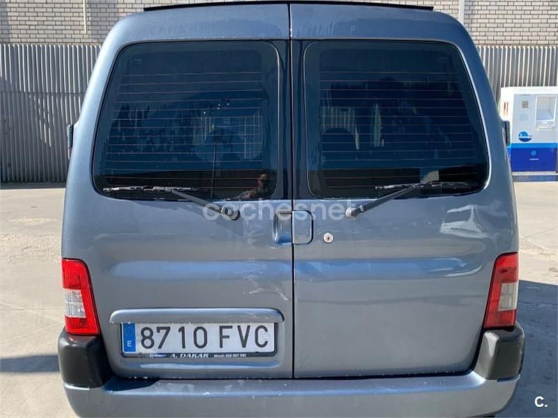 Usado Peugeot Partner Tepee Outdoor 90 CV (66 kW) 2009 Gris / plata Monovolumen