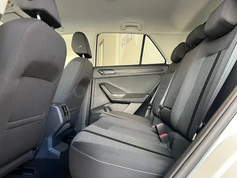 Usado VW T-Roc Life 150 CV (110 kW) 2024 Blanco SUV
