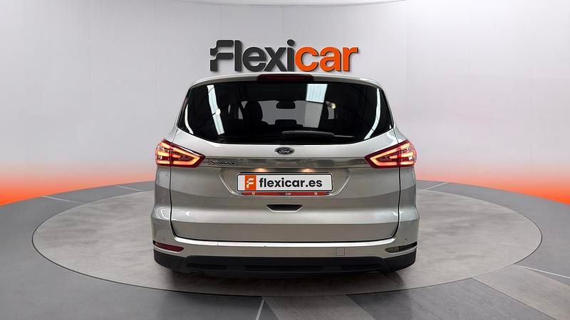 Usado Ford S-MAX Titanium 150 CV (110 kW) 2016 Gris Monovolumen
