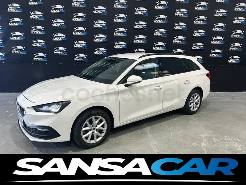 Usado Seat Leon Style 115 CV (84 kW) 2022 Blanco Familiar