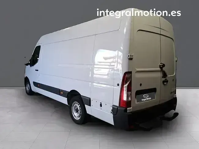 Usado Renault Master R.S. 145 CV (106 kW) 2023 Blanco Monovolumen