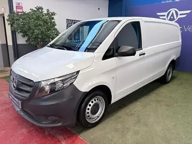 Usado Mercedes Vito 102 CV (75 kW) 2021 Blanco Van