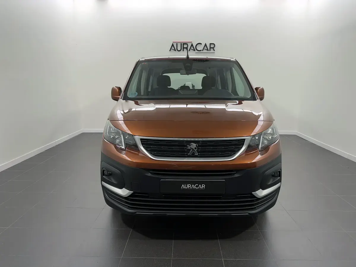 Usado Peugeot Rifter Style 130 CV (95 kW) 2021 Marrón Monovolumen