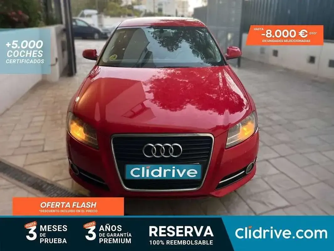 Usado Audi A3 Attraction 105 CV (77 kW) 2011 Rojo Utilitario