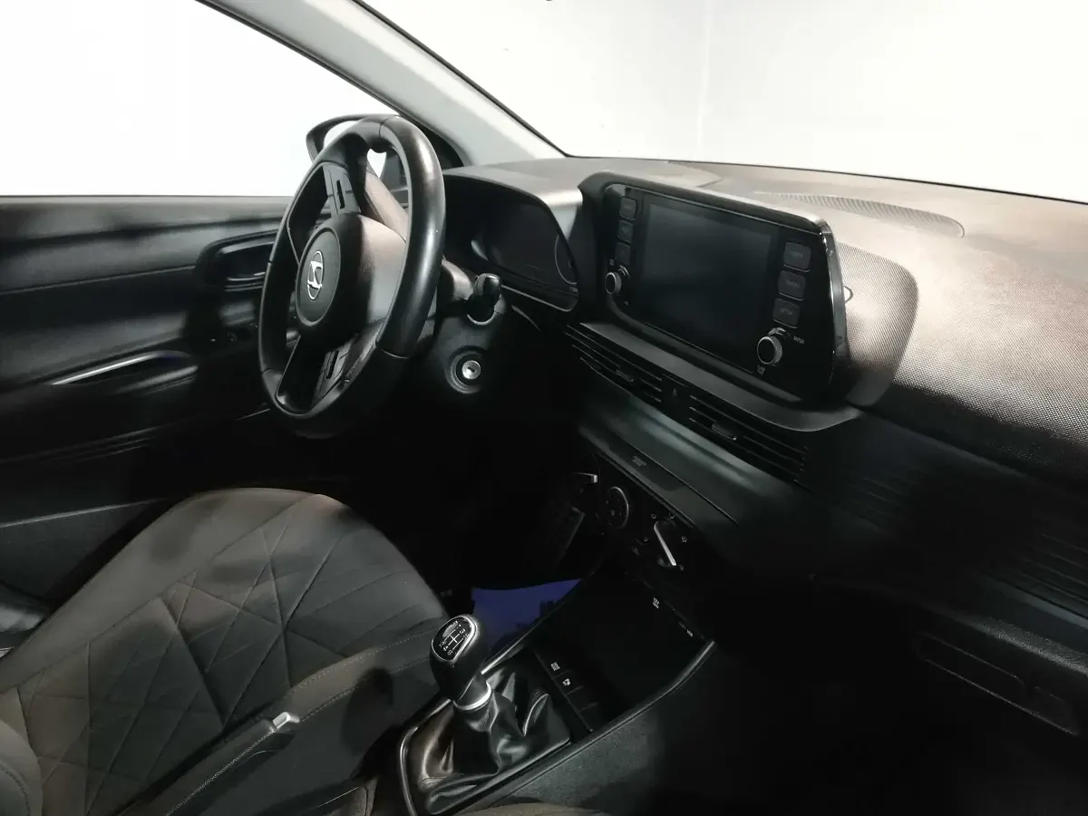 Usado Hyundai Bayon 100 CV (73 kW) 2022 Azul SUV