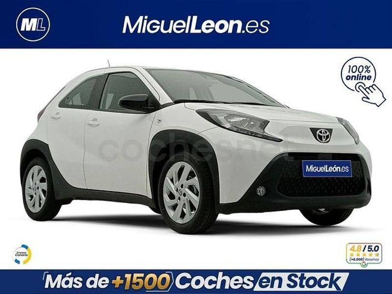 Usado Toyota Aygo X Play 72 CV (52 kW) 2022 Gris / plata SUV