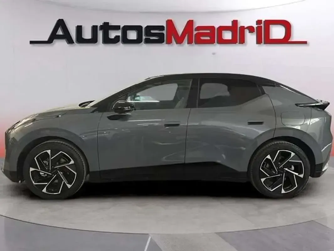 Usado Lynk & Co 02 200 kW (272 CV) 2025 Negro SUV