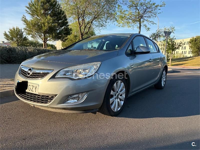 Usado Opel Astra Enjoy 100 CV (73 kW) 2010 Azul Berlina
