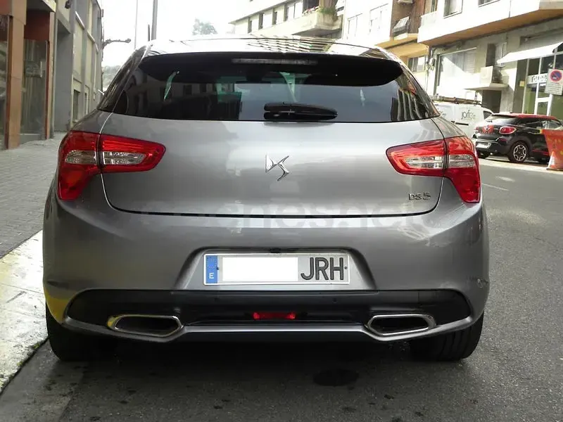 Usado DS Automobiles DS5 Style 120 CV (88 kW) 2016 Gris / plata Utilitario