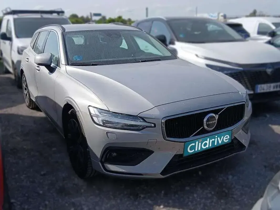 Käytetty Volvo V60 Core 197 HP (144 kW) 2023 Harmaa Farmari
