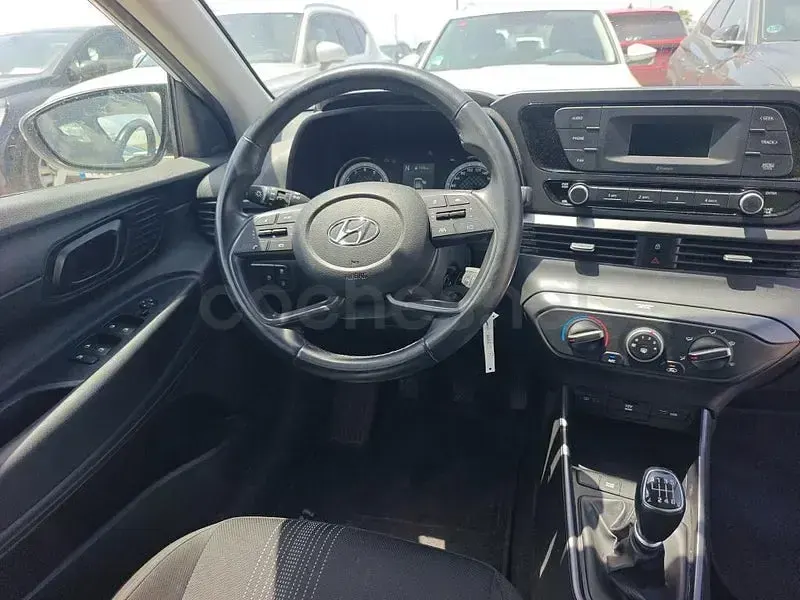 Usado Hyundai i20 100 CV (73 kW) 2021 Blanco Utilitario