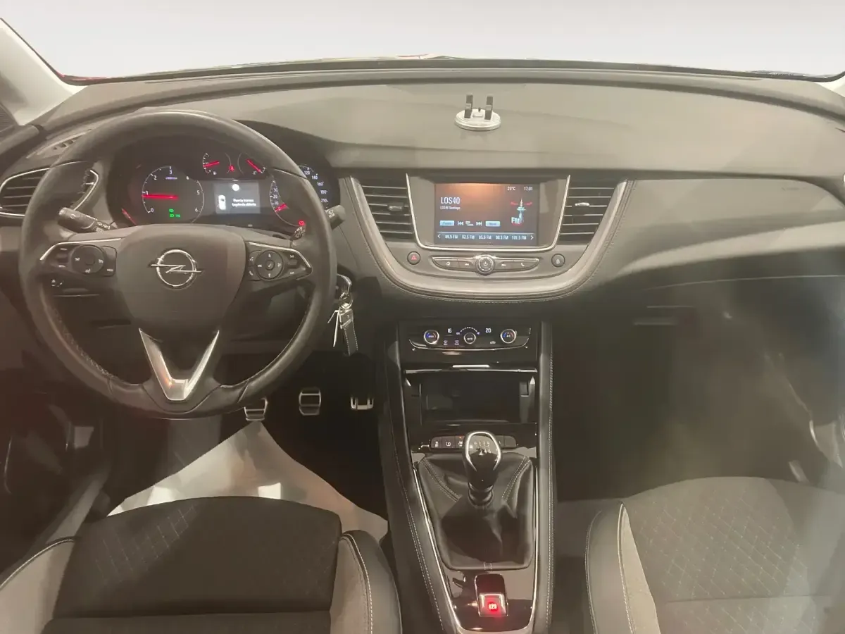 Usado Opel Grandland X 130 CV (95 kW) 2019 Gris/plata SUV