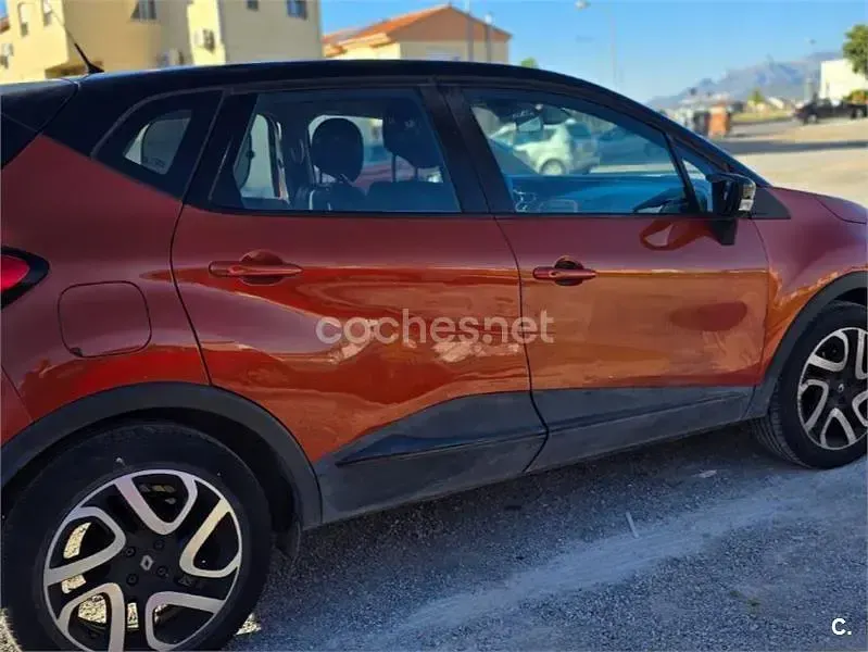 Usado Renault Captur Zen 90 CV (66 kW) 2013 Naranja SUV