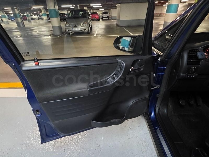 Usado Opel Zafira Comfort 100 CV (73 kW) 2003 Azul Monovolumen