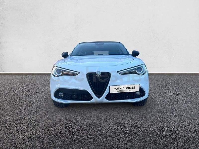 Usado Alfa Romeo Stelvio Sprint 190 CV (139 kW) 2021 Blanco SUV