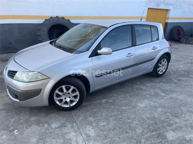 Gris / plata Usado 2007 Renault Mégane II Expression Berlina | 2700 € (Buen precio) - Imagen 1/4
