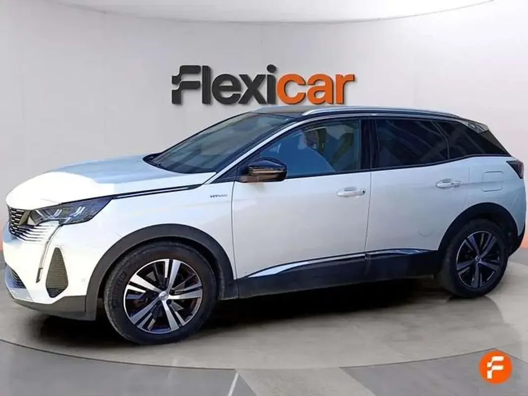 Usado Peugeot 3008 Allure 226 CV (166 kW) 2021 Blanco SUV