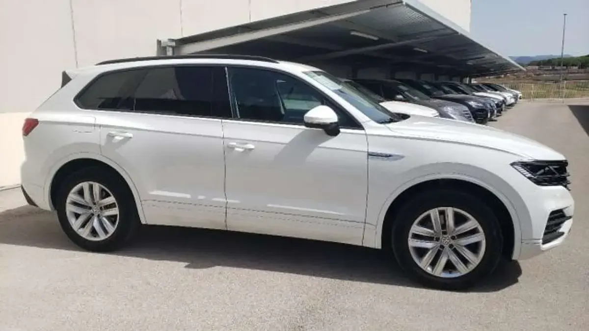 Usado VW Touareg Pure 231 CV (169 kW) 2019 Negro SUV