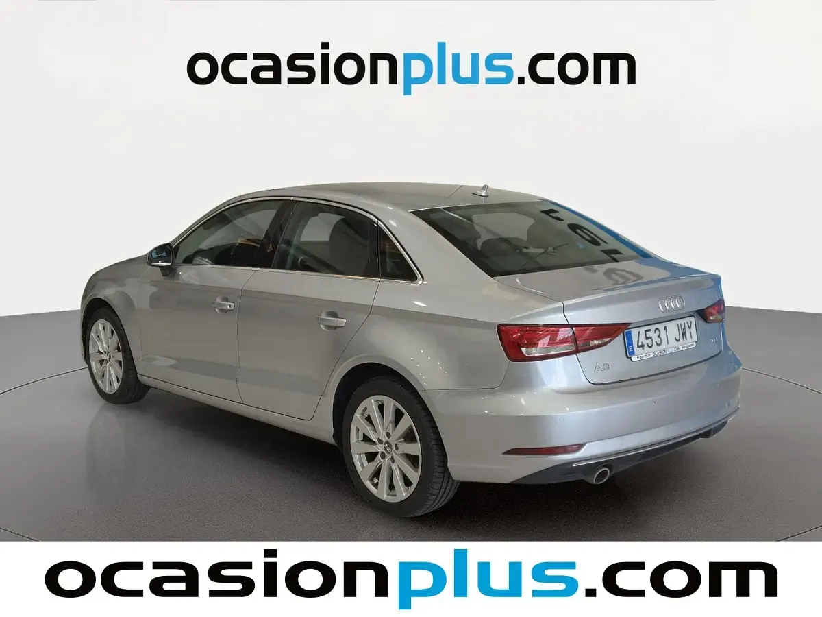 Usado Audi A3 Design 110 CV (80 kW) 2017 Gris plata Berlina