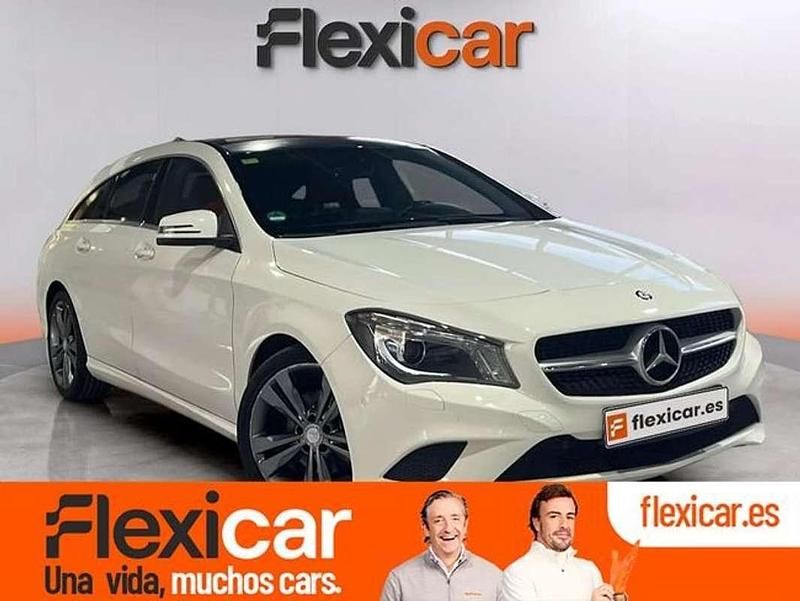 Blanco Usado 2015 Mercedes CLA200 Shooting Brake Familiar | 14.990 € - Imagen 1/4