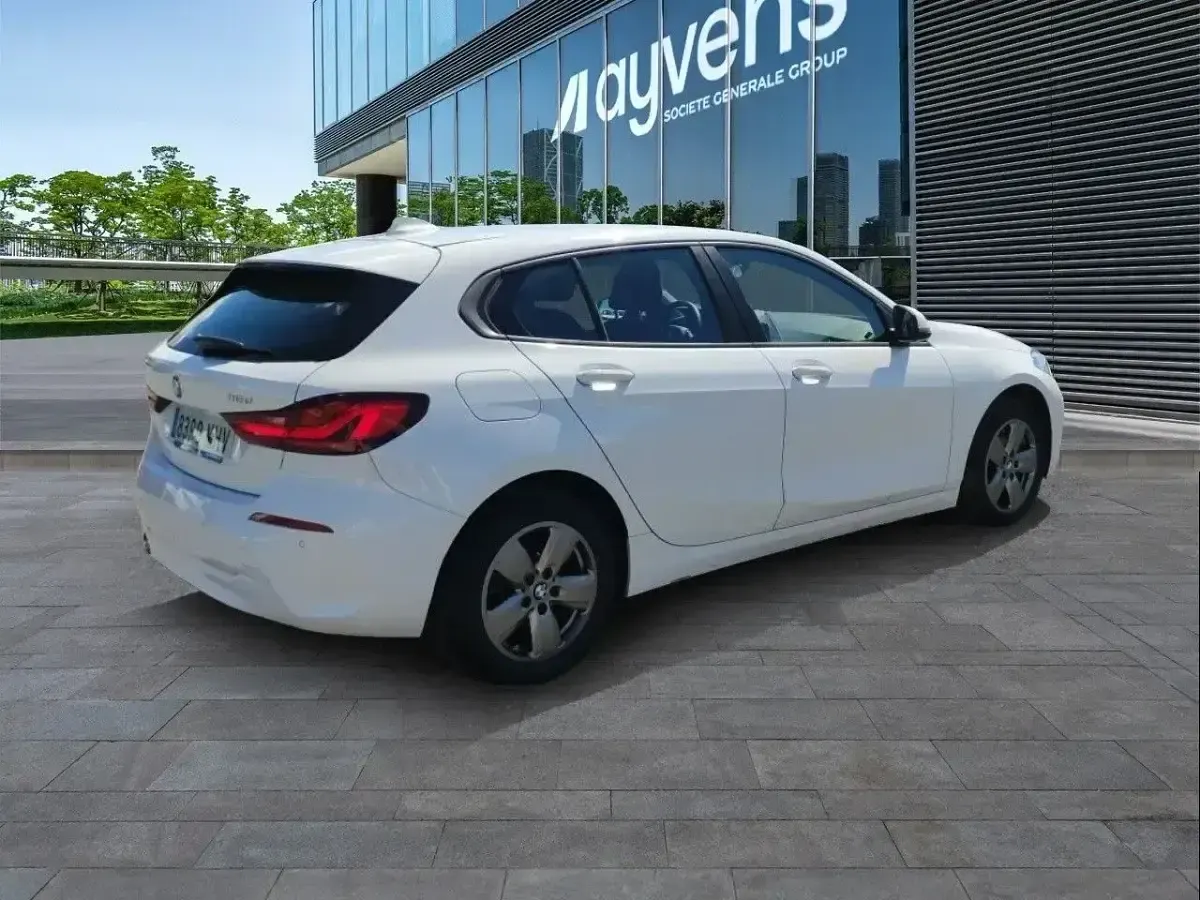 Używany BMW 116 116 KM (85 kW) 2023 Biały Hatchback