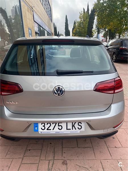 Usado VW Golf VII Advance 115 CV (84 kW) 2020 Gris / plata Berlina